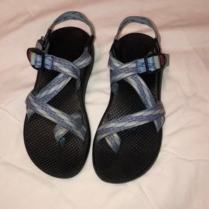 One toe strap Chaco 💙